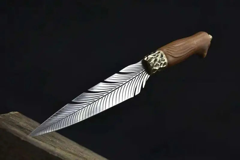 The Woodland Nymph's Dancing Feather Dagger