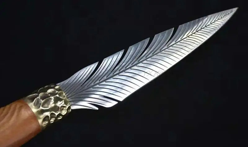 The Woodland Nymph's Dancing Feather Dagger