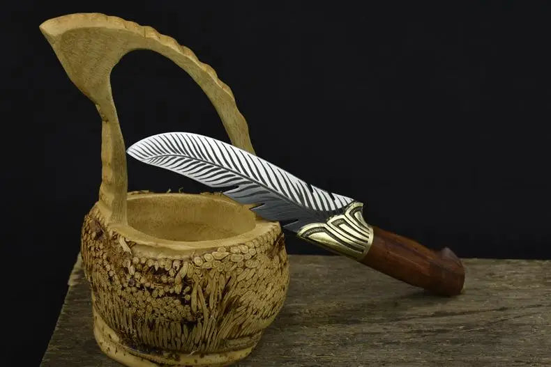 The Woodland Nymph's Dancing Feather Dagger