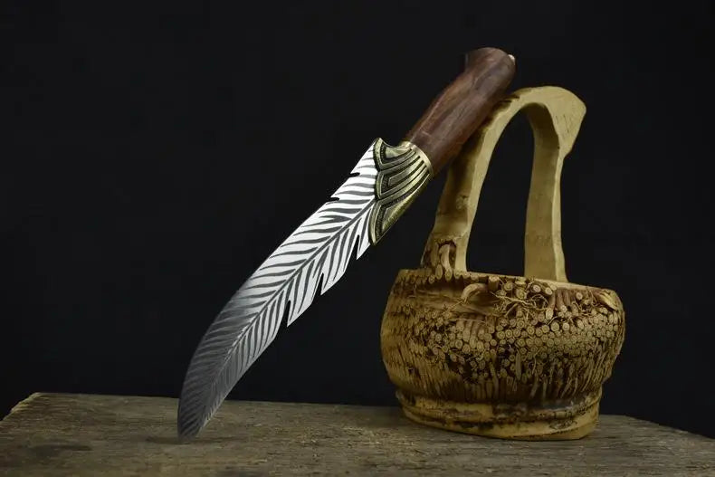 The Woodland Nymph's Dancing Feather Dagger