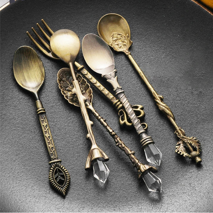 6pcs Vintage Spoons Fork Royal Style Gold Carved Coffee Tea Spoon Dessert Fork Cutlery Set