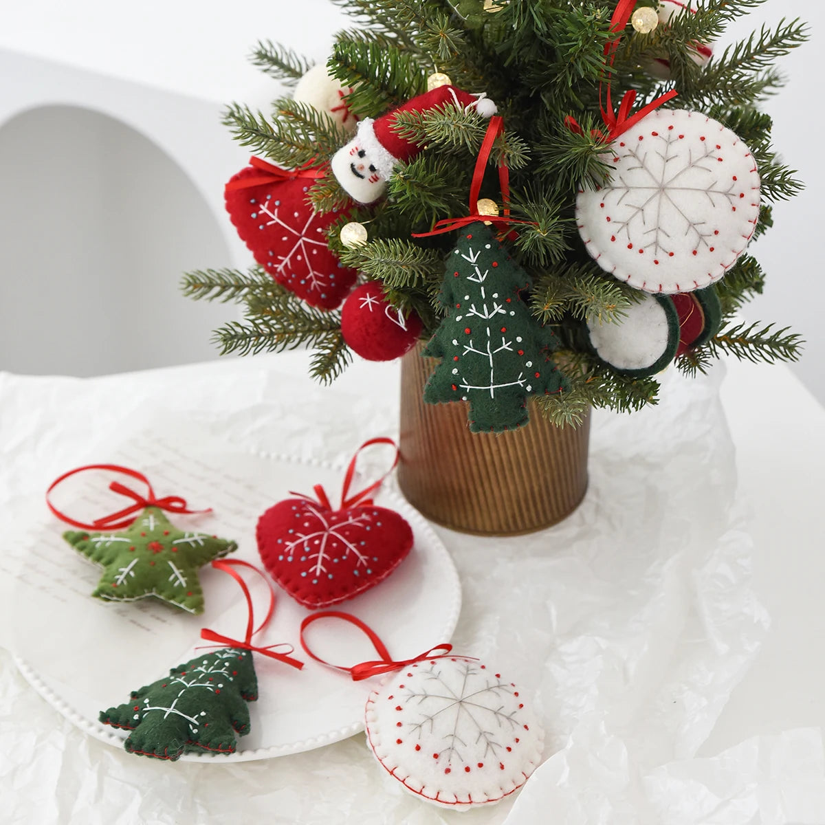 Handmade Embroidered Wool Felt Snowflake Heart Christmas Pendant Xmas Tree Hanging Ornaments
