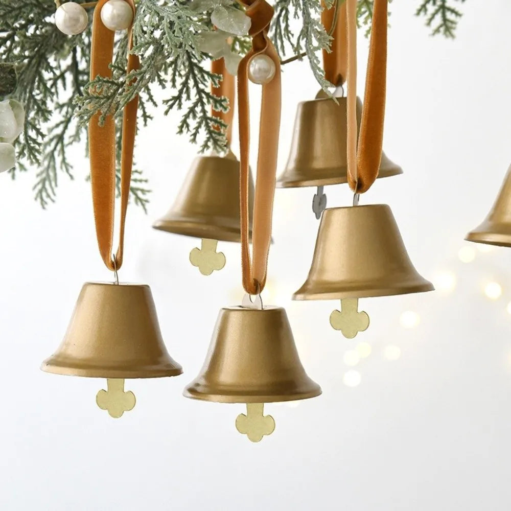 6PCS Iron Christmas Bell Pendant Crisp Sound Pinecone Bell Wind Chimes