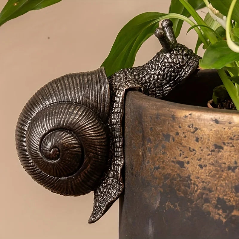 Hanging Flower Pot Snail Decor