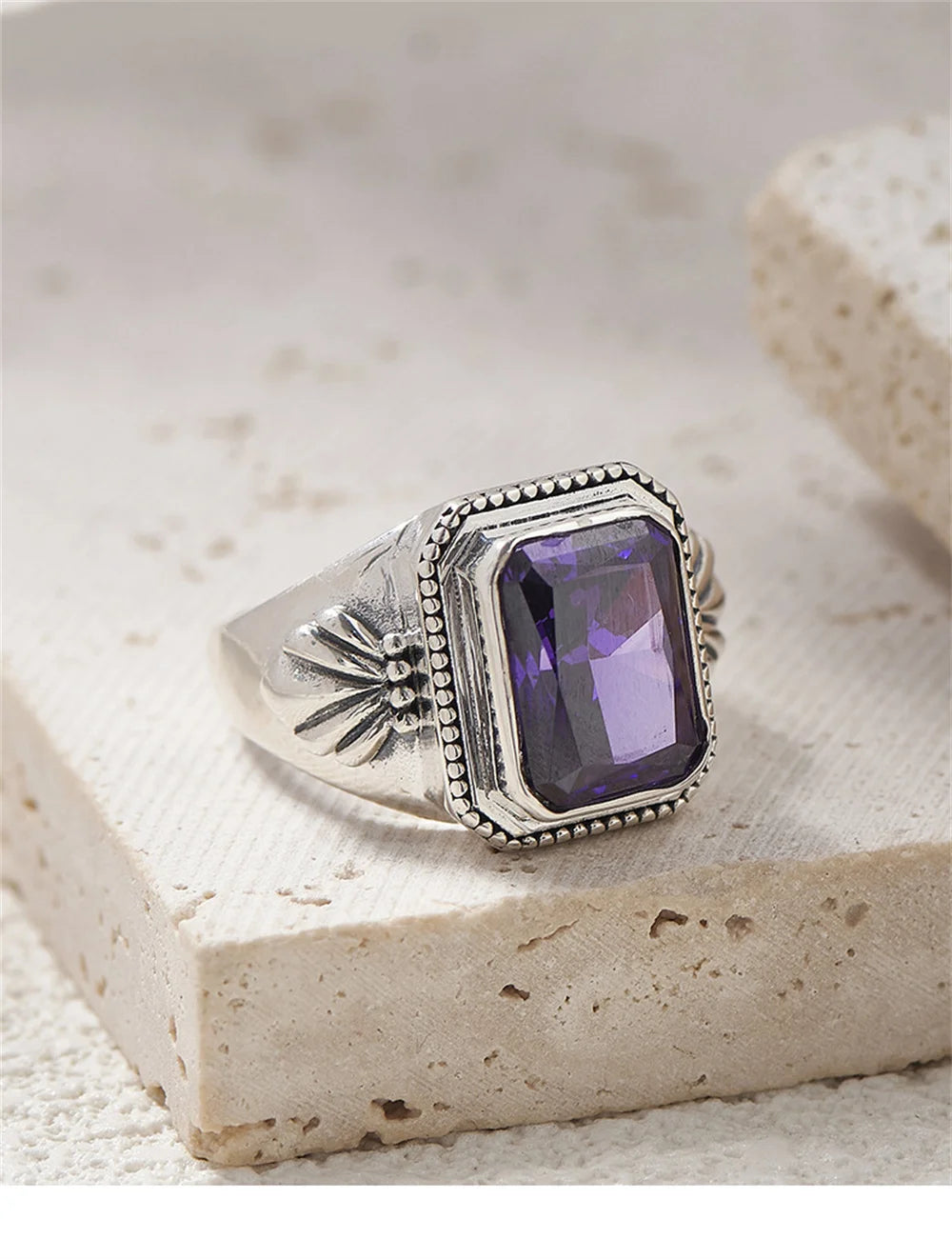 Maga's Portal Key S925 Sterling Silver Diamond Ring Square Natural Amethyst