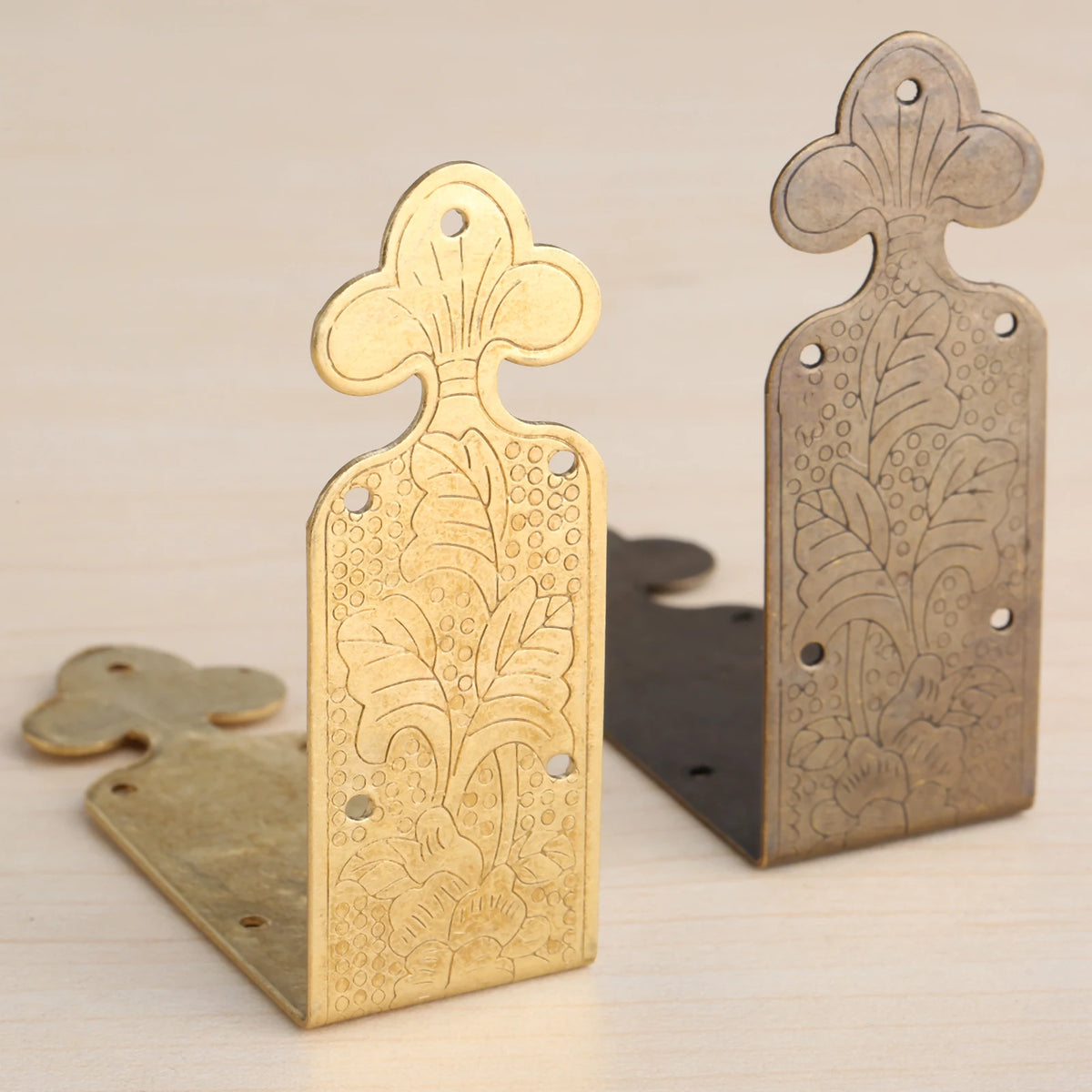 Set of Four Metal Corner Brackets Gold Bronze Photo Frame Furniture Protector + Nails