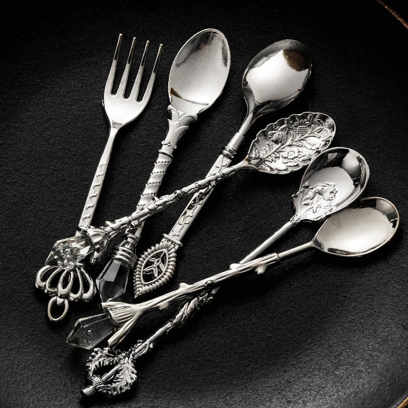6pcs Vintage Spoons Fork Royal Style Gold Carved Coffee Tea Spoon Dessert Fork Cutlery Set