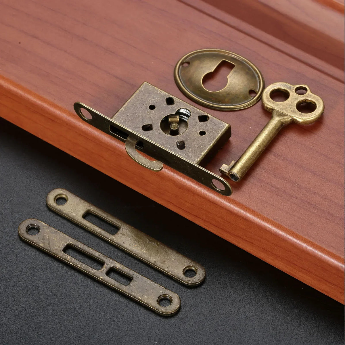 Antiqued Door Lock Set Furniture Hardware Fittings Counter Drawer Bronze Sliding Door Lock with Key