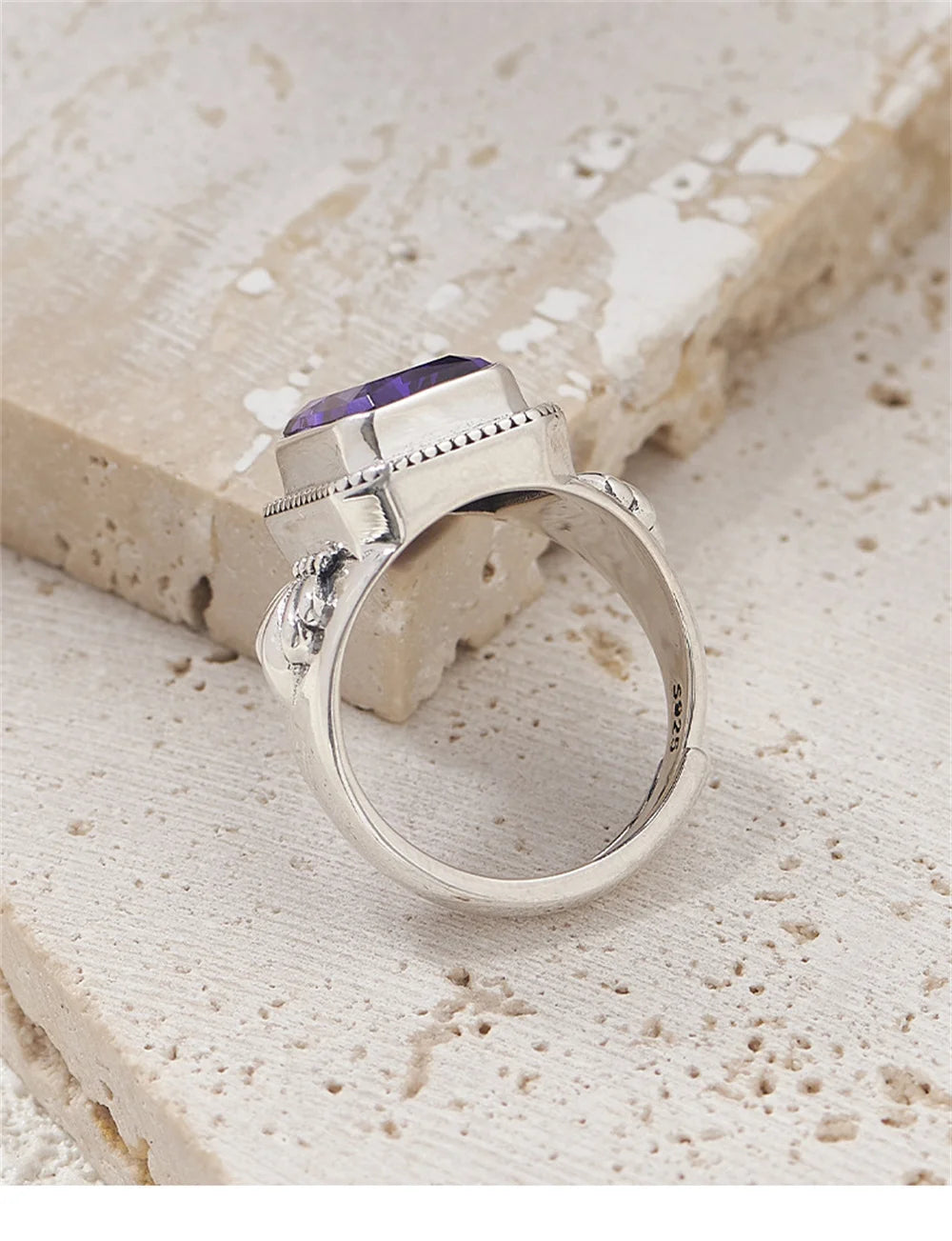 Maga's Portal Key S925 Sterling Silver Diamond Ring Square Natural Amethyst