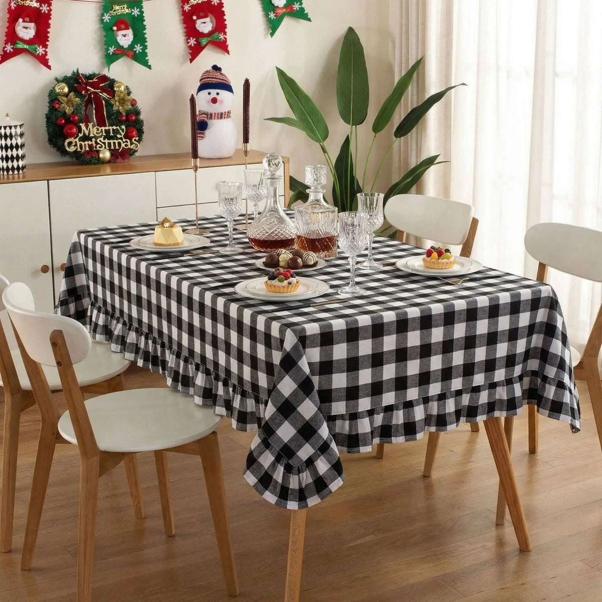 Christmas Plaid Ruffled Tablecloth Round and Rectangle Table Decoration