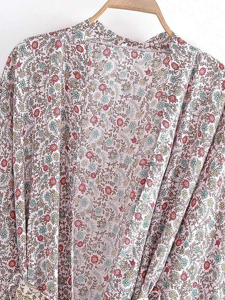 Charlie's Boho Floral Print Short Kimono Robe