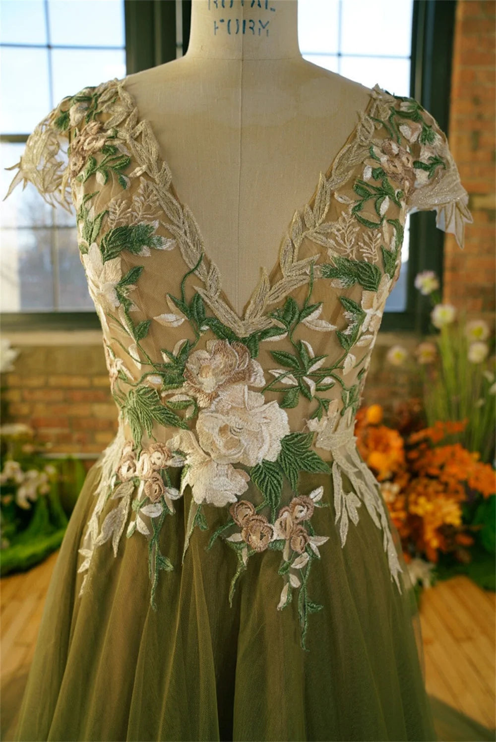 A Woodland Gala Lace Floral Green Tulle Evening Dresses Sleeveless Formal Gown