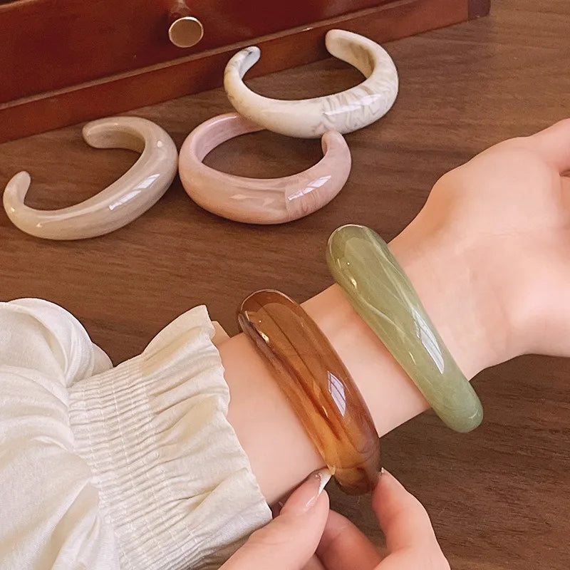 Smooth Round Acrylic Cuff Bangles Vintage Style Jelly Coloyr Smudging Wide Resin Bracelets