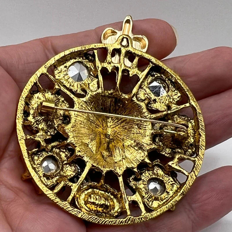 The Mage's Lions Head Brooch