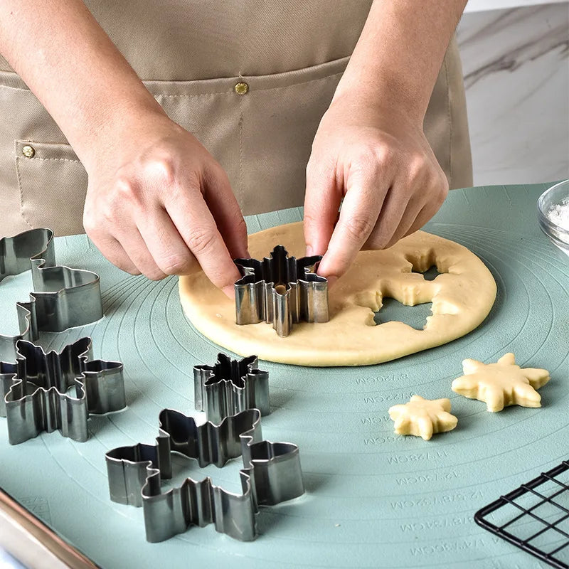 10pcs/set Christmas Snowflake Cookie Cutter Stainless Steel Fondant Biscuit Embossing Mould Baking Accessories Kitchen Tools