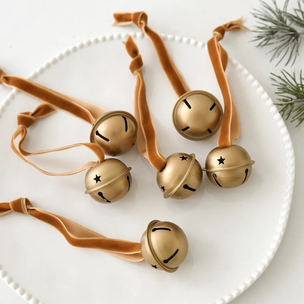 6PCS Iron Christmas Bell Pendant Crisp Sound Pinecone Bell Wind Chimes