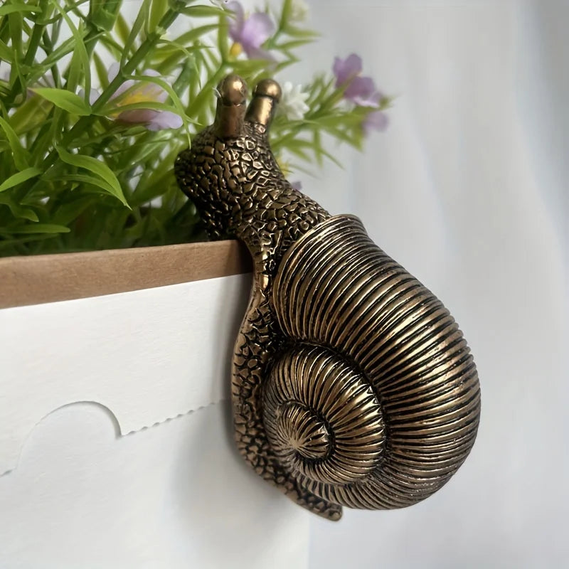 Hanging Flower Pot Snail Decor