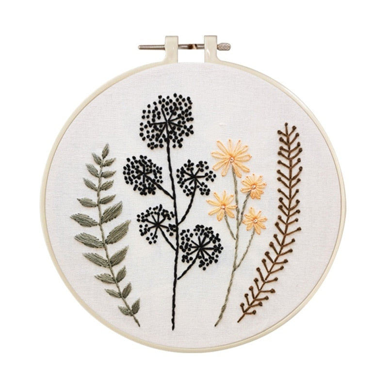 Meadow Flowers Embroidery Starter Kit With Pattern and Instructions and Hoop