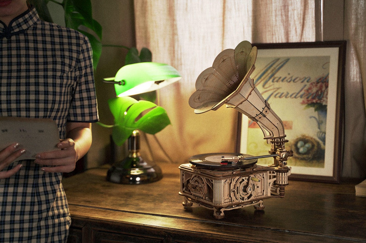 DIY Hand Crank Gramophone Wooden Model Kits