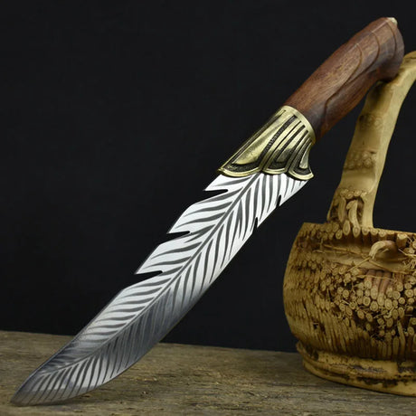 The Woodland Nymph's Dancing Feather Dagger