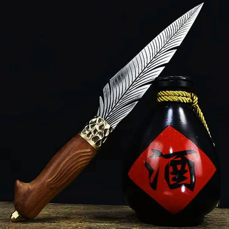 The Woodland Nymph's Dancing Feather Dagger