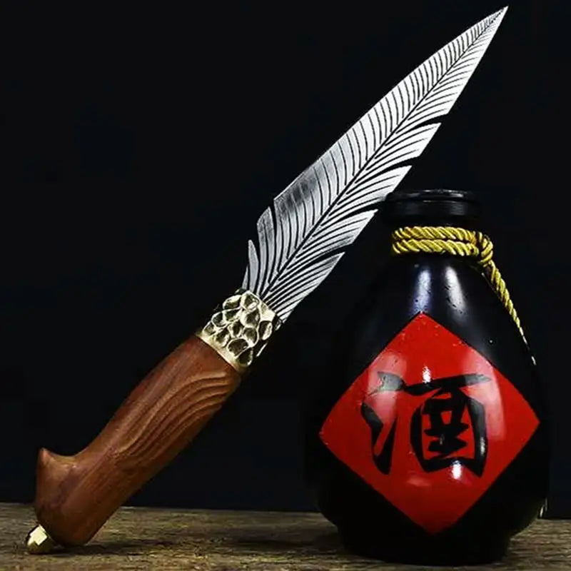 The Woodland Nymph's Dancing Feather Dagger