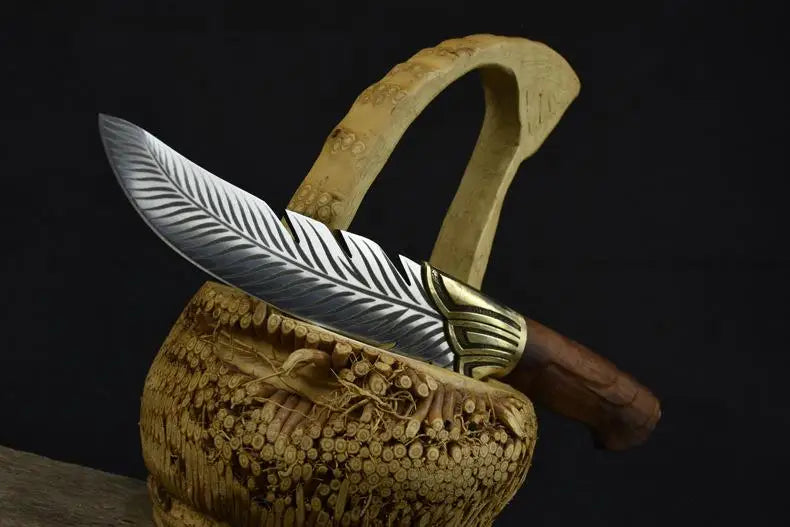 The Woodland Nymph's Dancing Feather Dagger