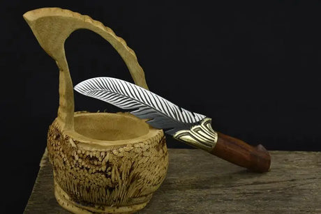 The Woodland Nymph's Dancing Feather Dagger