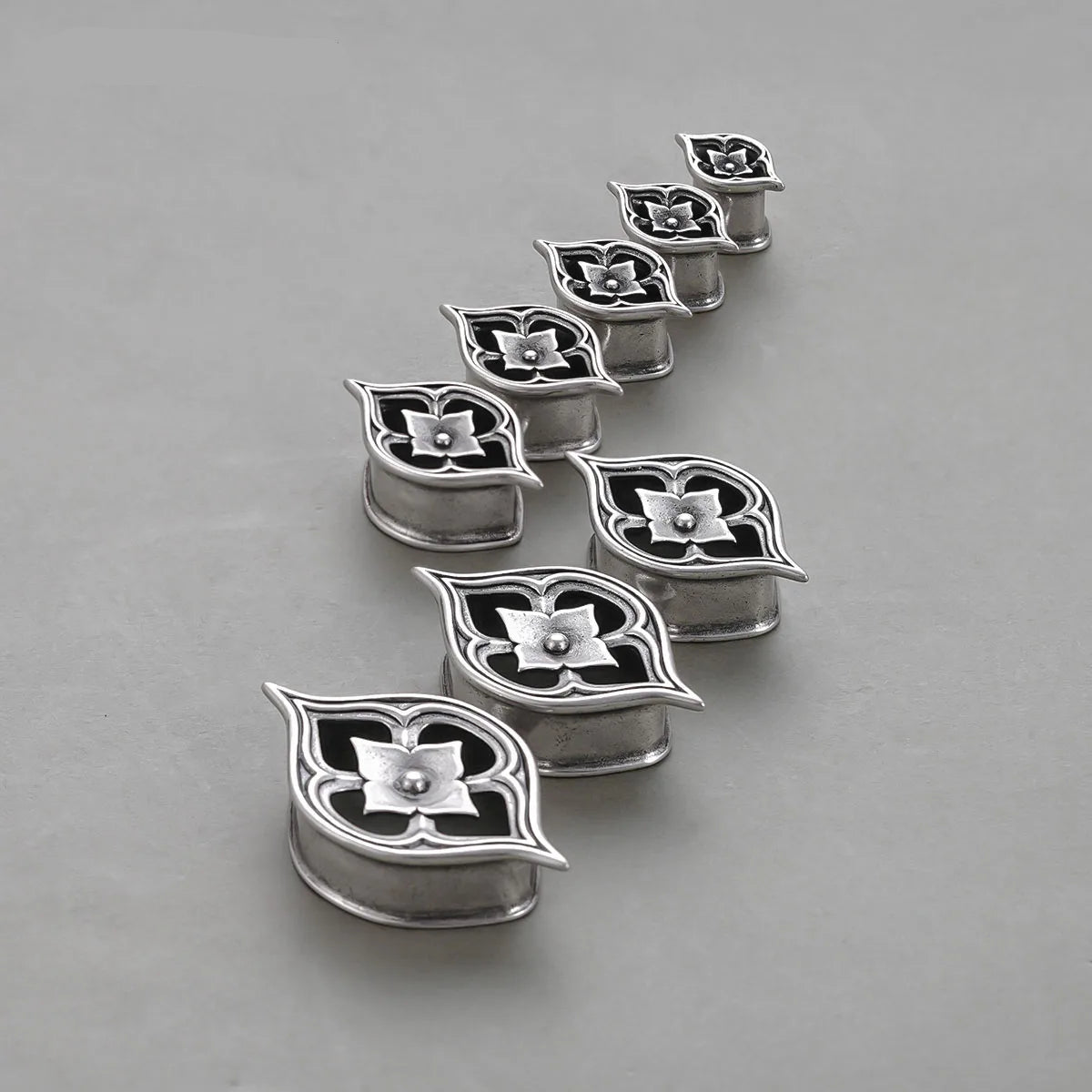 Lotus Flower Ear Tunnel Plugs Gauges Hollow Ear Stretchers Expanders Piercing Jewellery for Stretched Ears