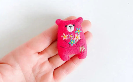 Bouquet Bear Doll Miniature Pocket Hug 5.5*4cm Felt Little Plushie Toy