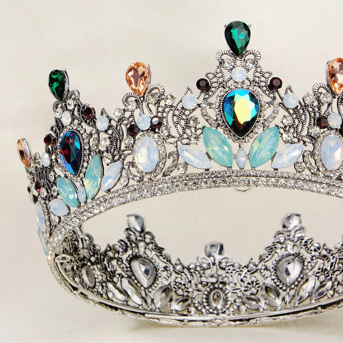 Royal Queen Gwendolina's Crystal Round Crowns