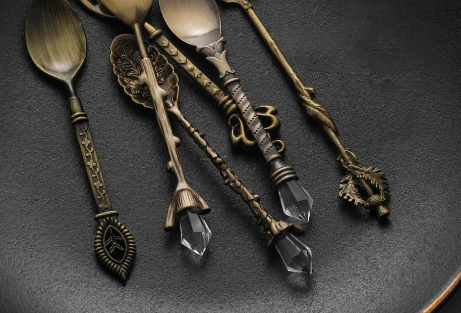 6pcs Vintage Spoons Fork Royal Style Gold Carved Coffee Tea Spoon Dessert Fork Cutlery Set