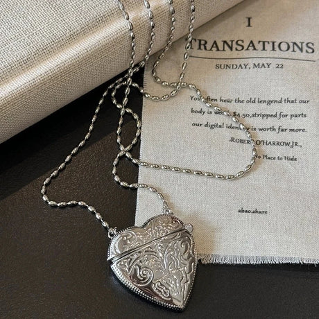 Heart Shape Mini Bag Pendant Necklace Long Crossbody Sweater Chain
