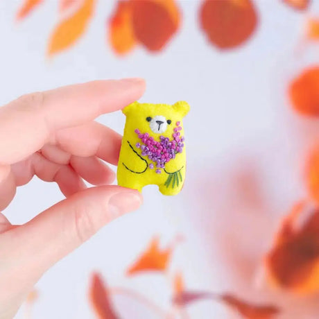 Bouquet Bear Doll Miniature Pocket Hug 5.5*4cm Felt Little Plushie Toy