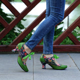 Sarah's Genuine Leather Green Pumps Heels Ribbon Lace Tie Shoes