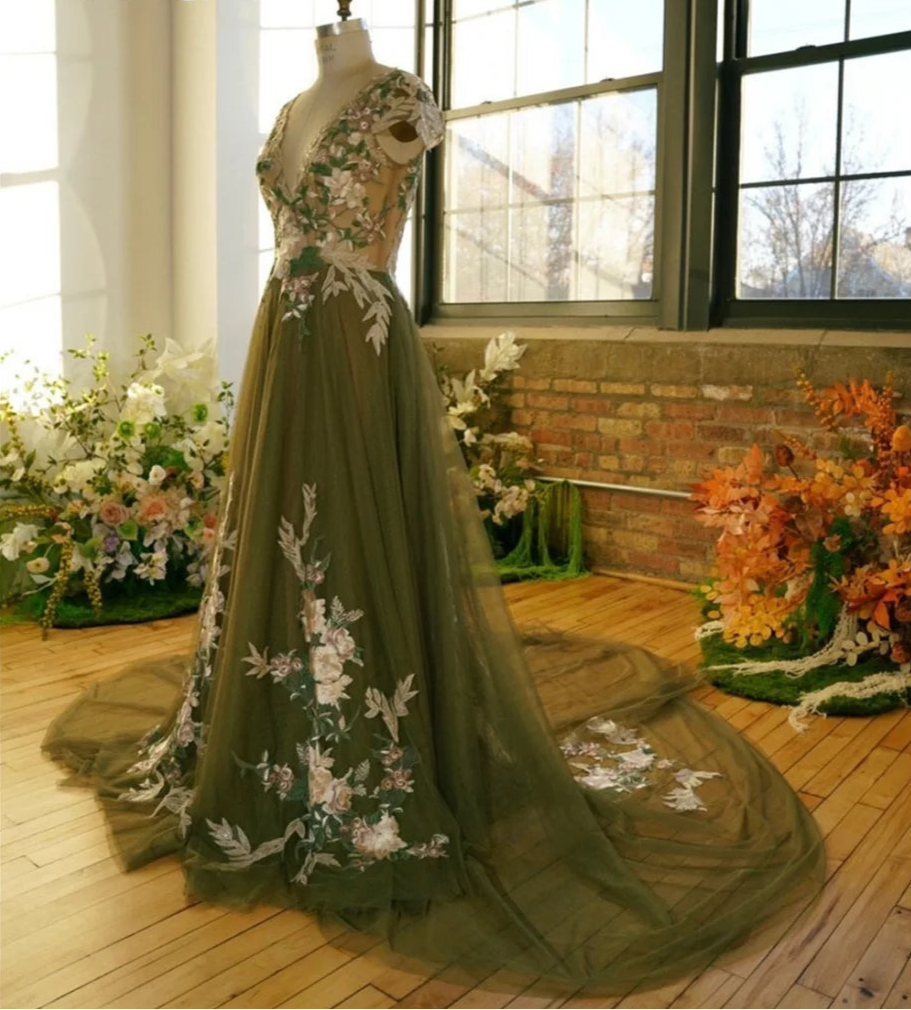 A Woodland Gala Lace Floral Green Tulle Evening Dresses Sleeveless For Woodland Gatherer A Woodland Gala Lace Floral Green Tulle Evening Dresses Sleeveless For Woodland Gatherer