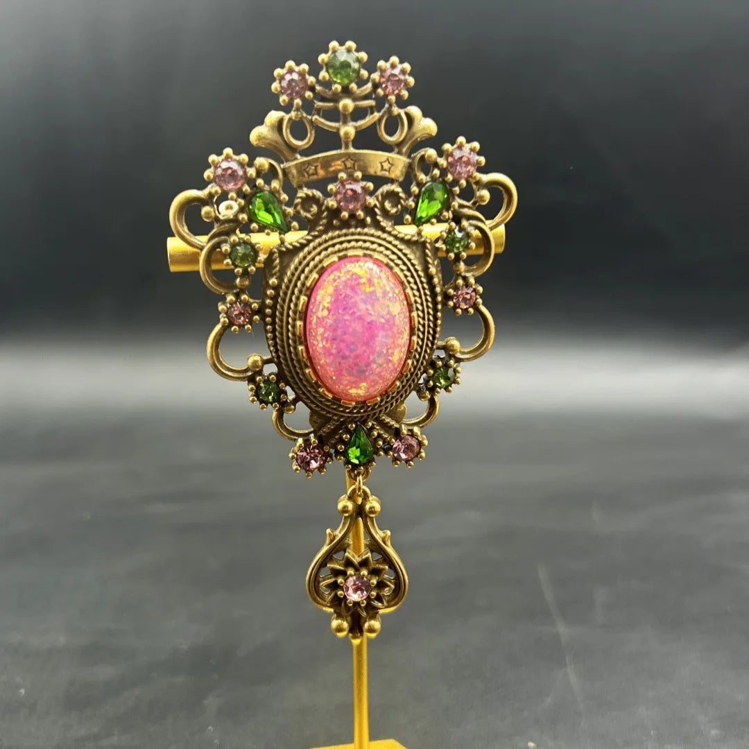 Baroque Palace Favour Brooch