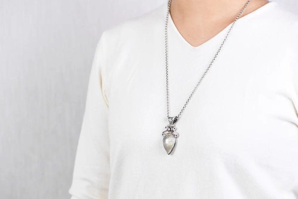 The Sun's Warmth Holder S925 Sterling Silver Pendant Waterdrop Quartz