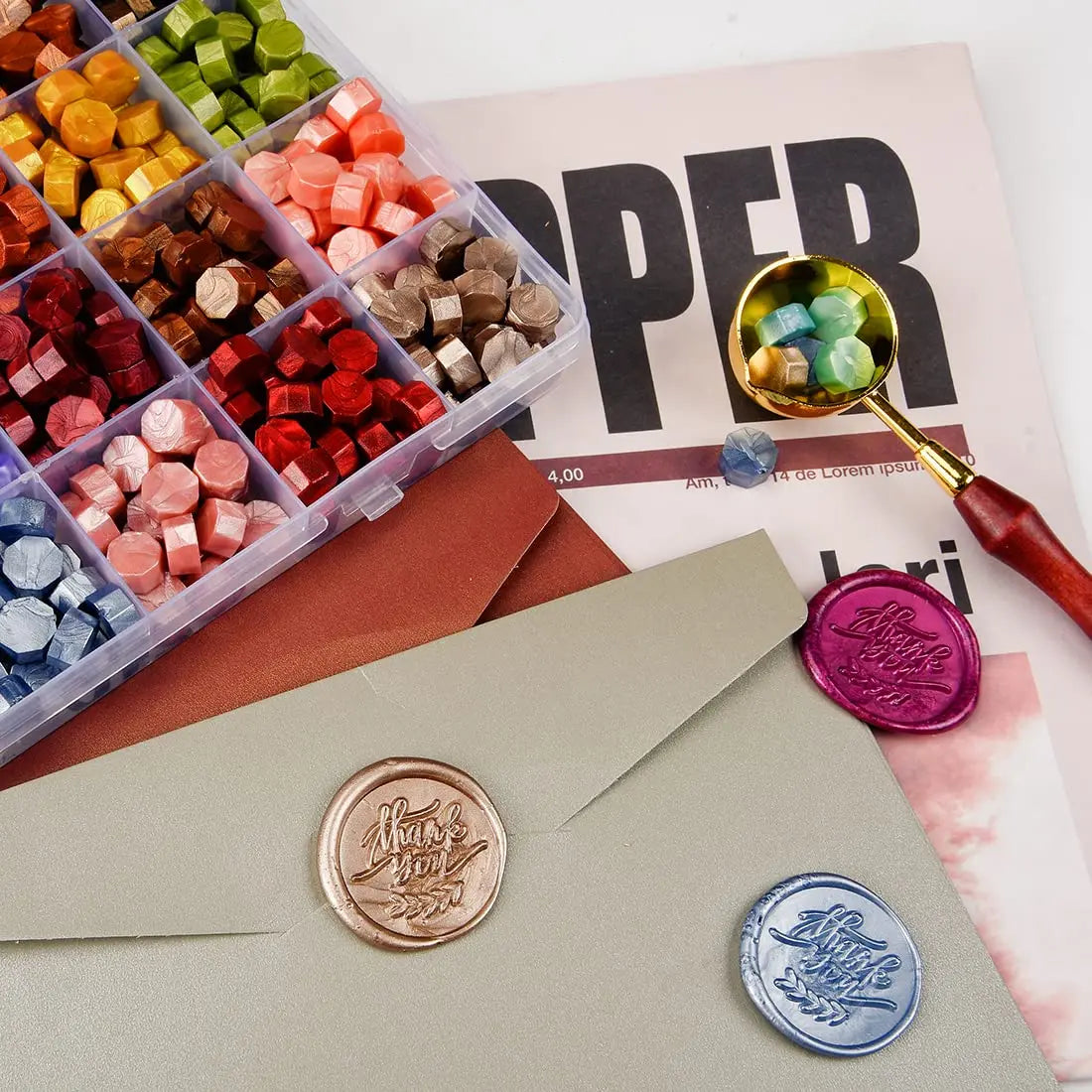 624pcs Metallic Assorted Colour Wax Seal Beads Kit 1 wooden spoon 10pcs Candles set - 24 Colours Sealing Wax Beads