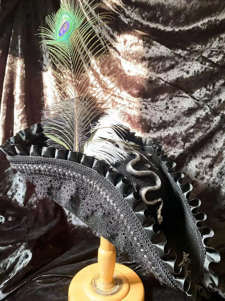 Pirate Hats Vintage Skull Feather Triangle Hats Halloween CosPlay Pirate Top Hat