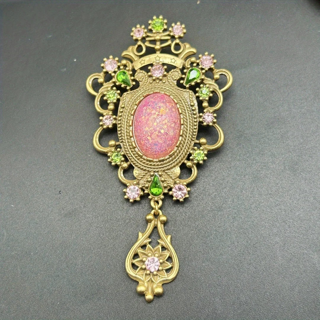 Baroque Palace Favour Brooch