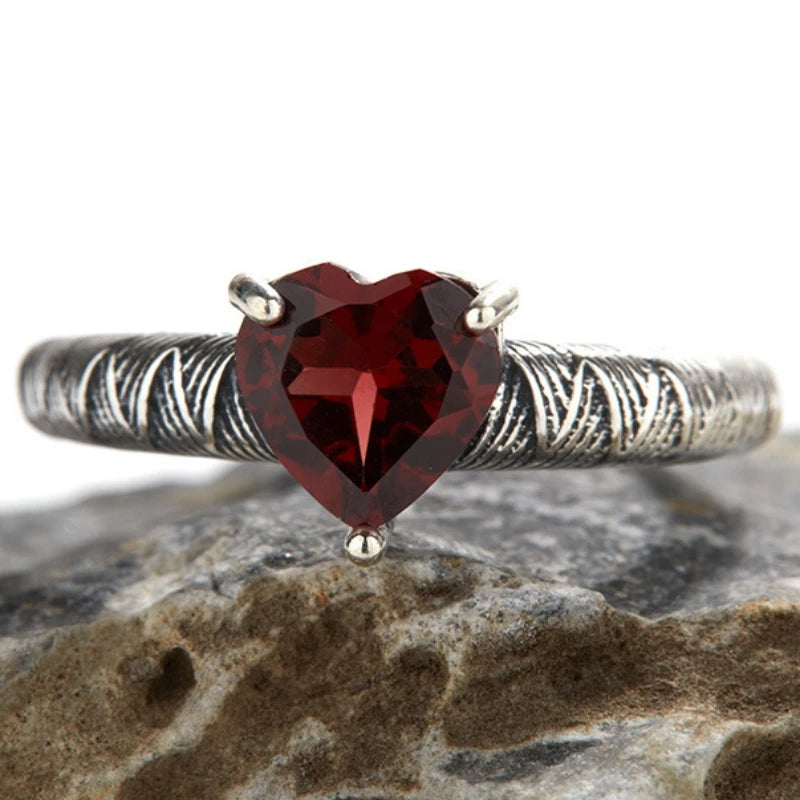 Coursing Love s925 Silver Ring Natural Heart Shaped Garnet