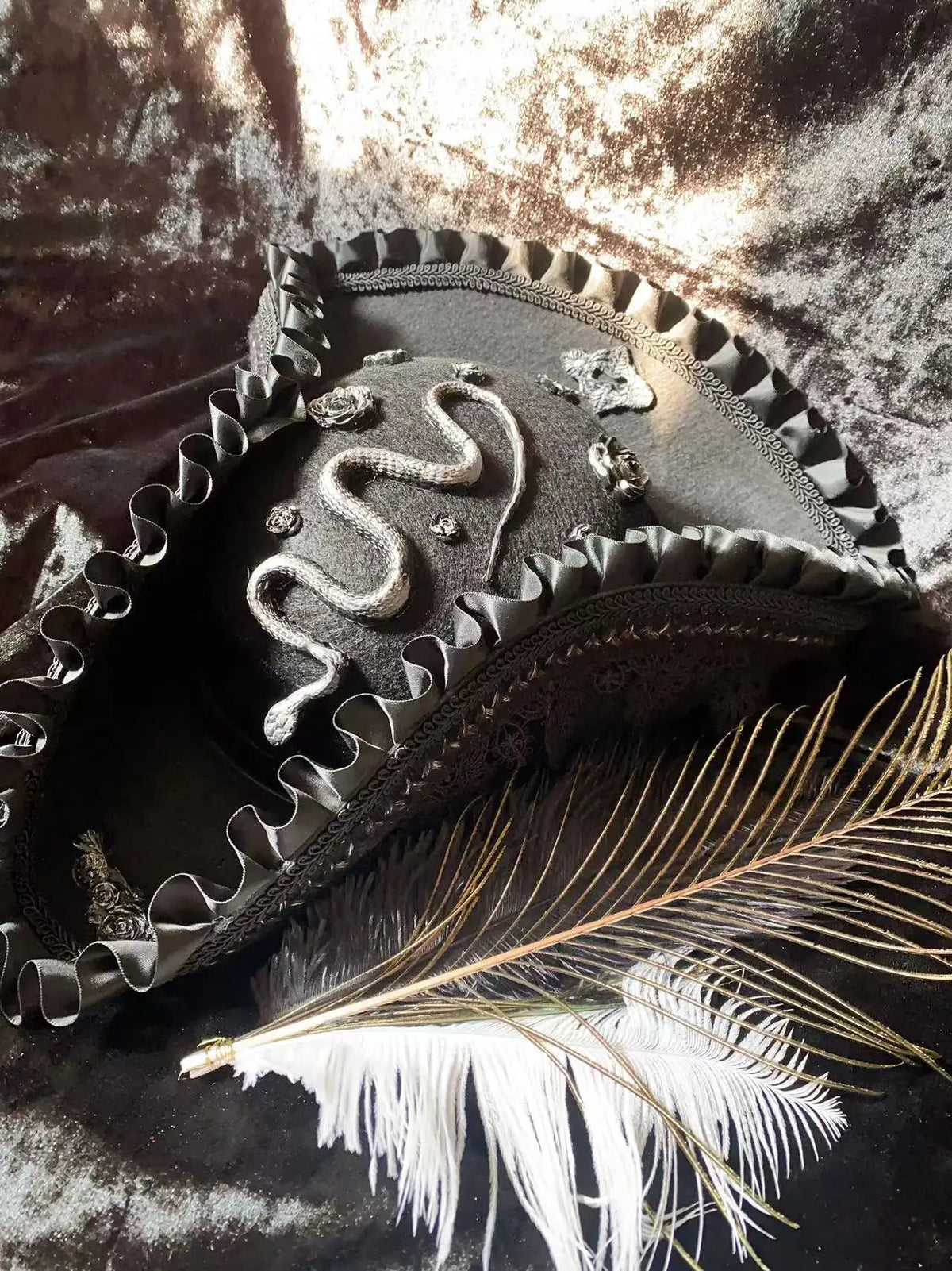 Pirate Hats Vintage Skull Feather Triangle Hats Halloween CosPlay Pirate Top Hat