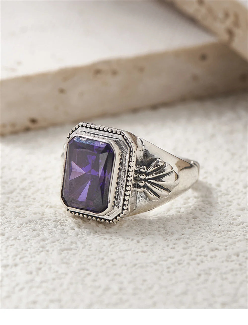 Maga's Portal Key S925 Sterling Silver Diamond Ring Square Natural Amethyst