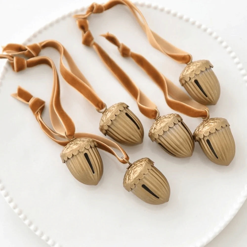 6PCS Iron Christmas Bell Pendant Crisp Sound Pinecone Bell Wind Chimes
