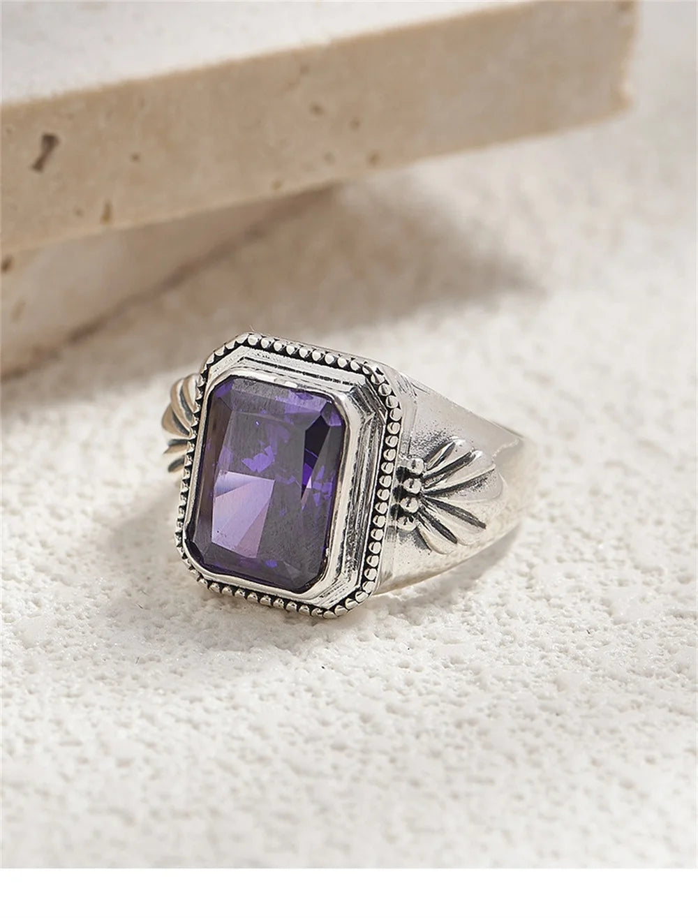 Maga's Portal Key S925 Sterling Silver Diamond Ring Square Natural Amethyst