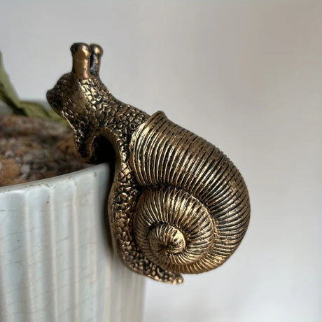 Hanging Flower Pot Snail Decor