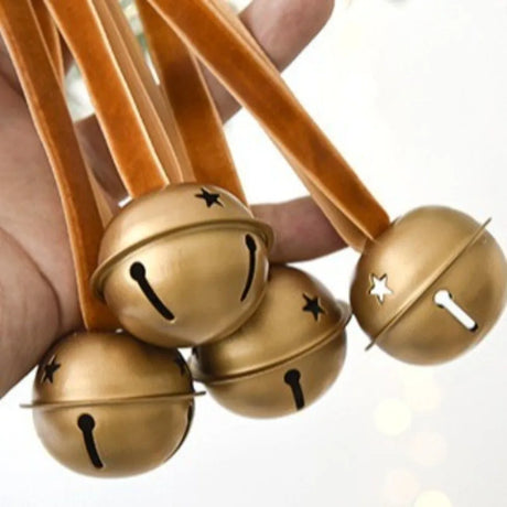 6PCS Iron Christmas Bell Pendant Crisp Sound Pinecone Bell Wind Chimes