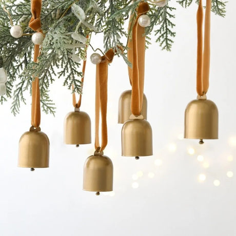 6PCS Iron Christmas Bell Pendant Crisp Sound Pinecone Bell Wind Chimes