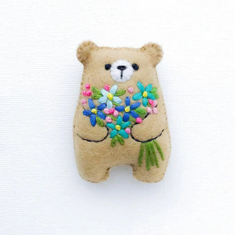 Bouquet Bear Doll Miniature Pocket Hug 5.5*4cm Felt Little Plushie Toy